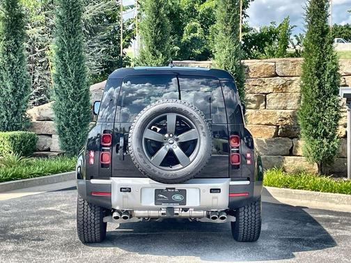 Santorini Black Metallic 2024 Land Rover Defender P500 SE