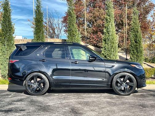 2024 Land Rover Discovery P360 Dynamic SE