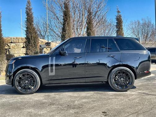 2023 Land Rover Range Rover P530 SE