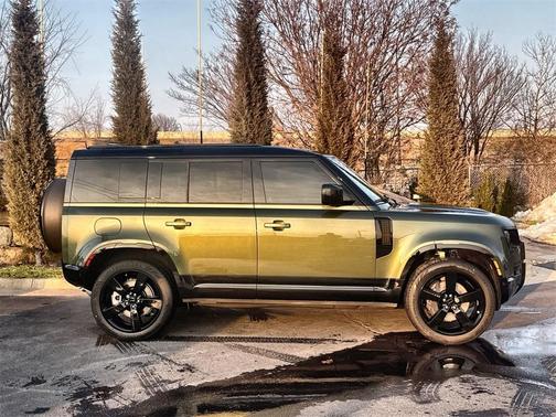 2026 Land Rover Defender 110 X-Dynamic SE