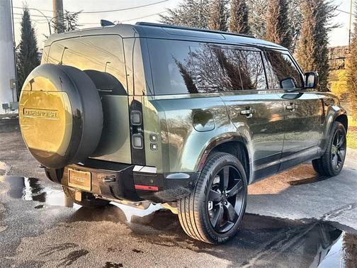 2026 Land Rover Defender 110 X-Dynamic SE