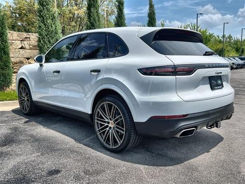 2022 Porsche Cayenne Base