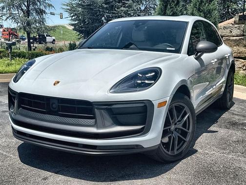 2023 Porsche Macan T