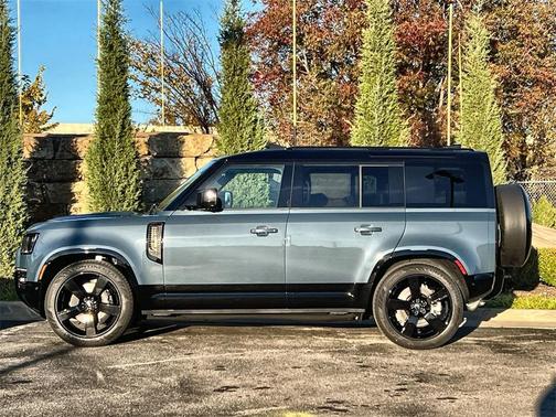 2025 Land Rover Defender P400 X-Dynamic SE