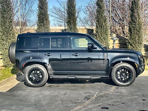 2026 Land Rover Defender 110 X-Dynamic SE