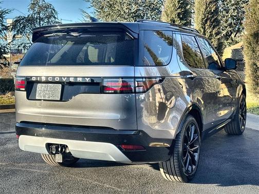 2026 Land Rover Discovery Tempest Edition