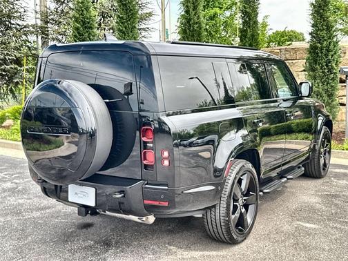 2025 Land Rover Defender P400 X-Dynamic SE