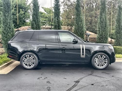 2025 Land Rover Range Rover P530 SE 7 Seat
