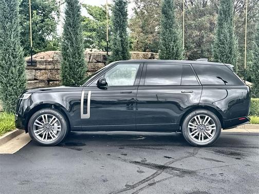 2025 Land Rover Range Rover P530 SE 7 Seat