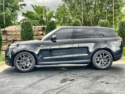 Santorini Black 2023 Land Rover Range Rover Sport SE