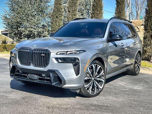 2023 BMW X7 M60i