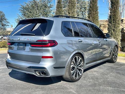 2023 BMW X7 M60i