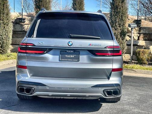 2023 BMW X7 M60i