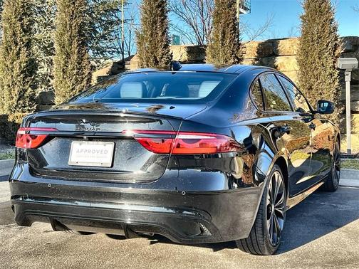 2024 Jaguar XF R-Dynamic SE