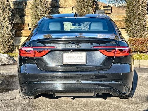 2024 Jaguar XF R-Dynamic SE