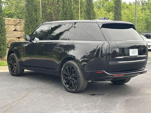 Santorini Black 2026 Land Rover Range Rover P400 SE 7 Seat