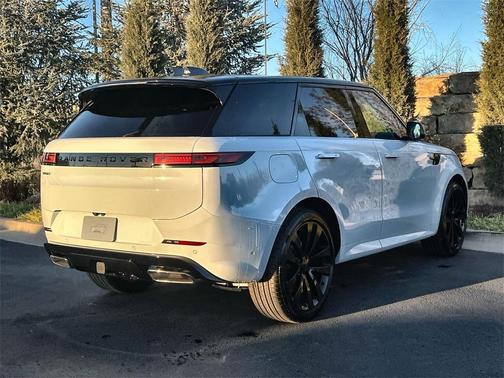 2026 Land Rover Range Rover Sport 5.0 Supercharged Dynamic