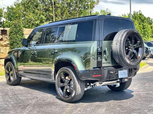 Woolstone Green 2026 Land Rover Defender P400 X-Dynamic SE