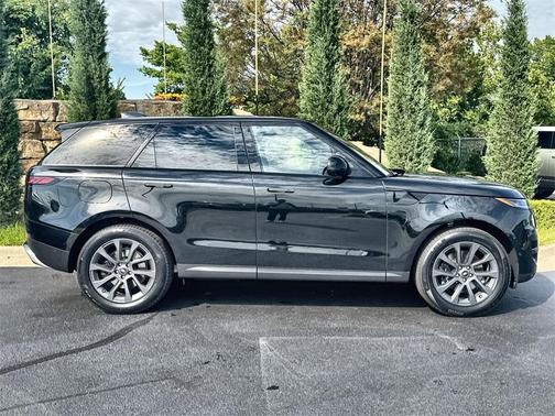 2025 Land Rover Range Rover Sport P360 SE