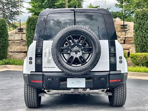Fuji White 2026 Land Rover Defender P300 S