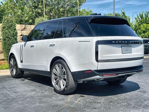 Ostuni Pearl White 2026 Land Rover Range Rover P400 SE