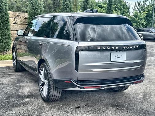 2025 Land Rover Range Rover P400 SE 7 Seat