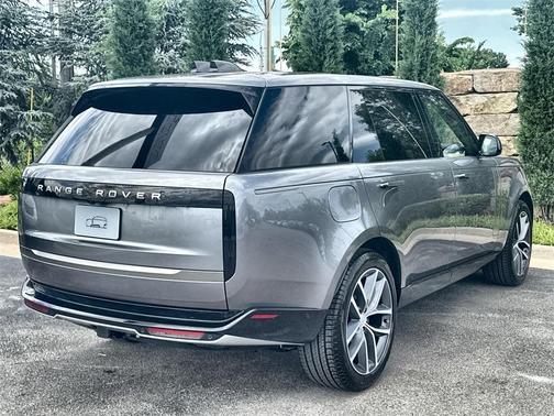 2025 Land Rover Range Rover P400 SE 7 Seat