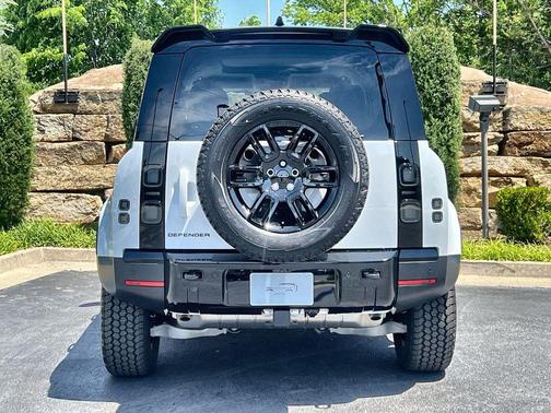 Fuji White 2026 Land Rover Defender P300 S
