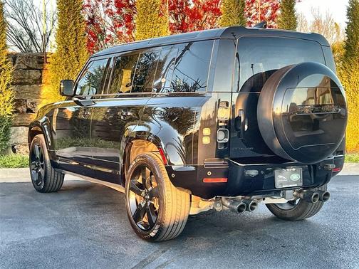 2023 Land Rover Defender 110 V8