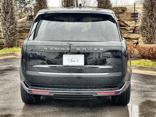 2025 Land Rover Range Rover P550e SE