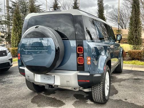 2025 Land Rover Defender P300