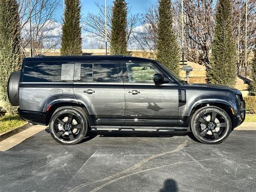 2026 Land Rover Defender 130 X-Dynamic SE