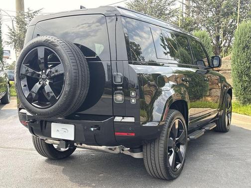 Santorini Black 2026 Land Rover Defender P400 X-Dynamic SE