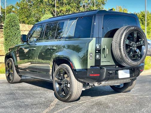 Woolstone Green 2026 Land Rover Defender P400 X-Dynamic SE