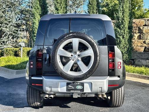 2024 Land Rover Defender P500 SE