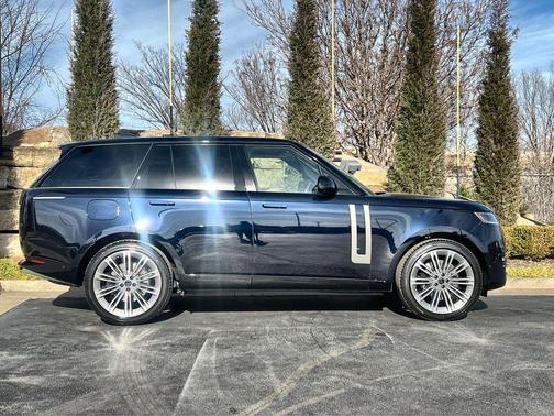 Constellation Blue Ultra Metallic Gloss 2026 Land Rover Range Rover P530 SE