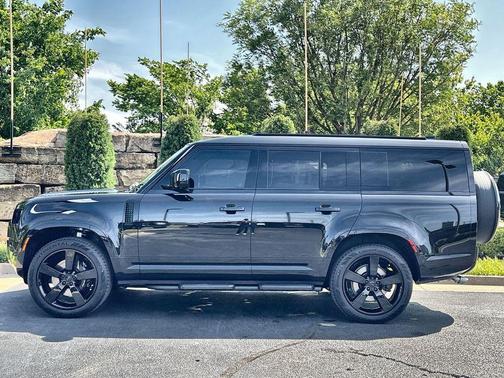 Santorini Black 2026 Land Rover Defender P500 V8