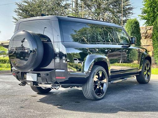Santorini Black 2026 Land Rover Defender P500 V8