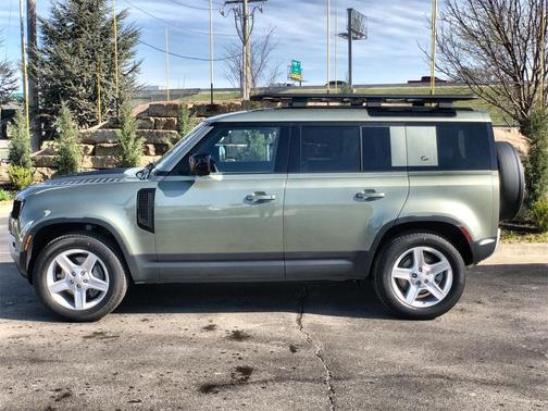2021 Land Rover Defender 110 SE