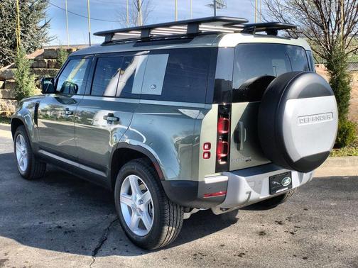 2021 Land Rover Defender 110 SE