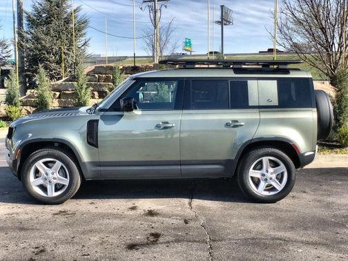 2021 Land Rover Defender 110 SE