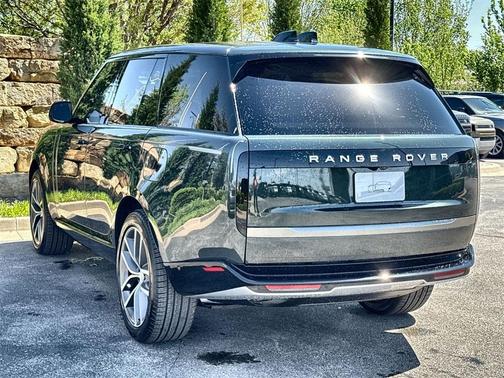 2025 Land Rover Range Rover P550e SE