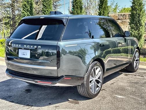 2025 Land Rover Range Rover P550e SE