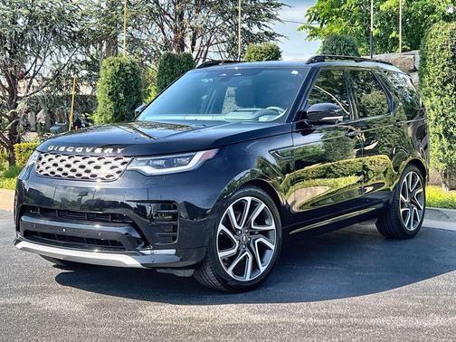 Santorini Black 2025 Land Rover Discovery P360 Metropolitan Edition