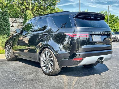 Santorini Black 2025 Land Rover Discovery P360 Metropolitan Edition
