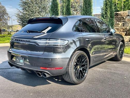 2021 Porsche Macan Turbo