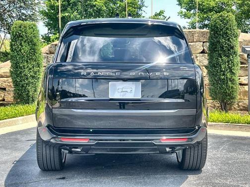 Santorini Black 2026 Land Rover Range Rover P400 SE 7 Seat