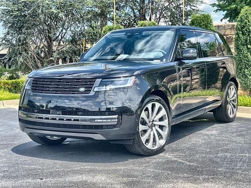 Santorini Black 2026 Land Rover Range Rover P400 SE 7 Seat