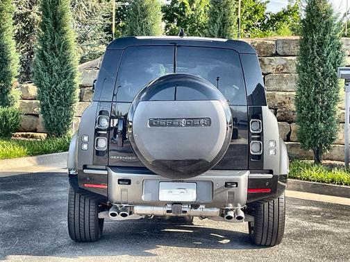 2025 Land Rover Defender P525 V8