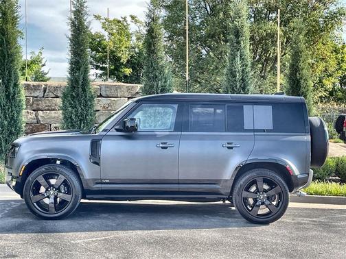 2025 Land Rover Defender P525 V8